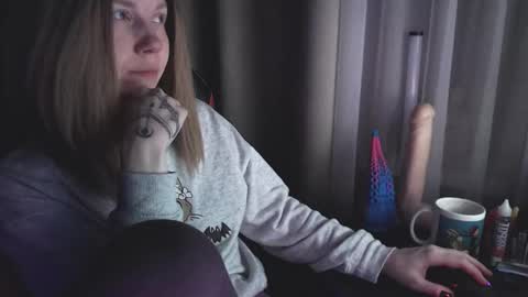 Snapshot of molly_royse chatting on February 2025 09:00:01 PM I have new photos come and see with love Molly online show from February 2025 09:00:01 PM