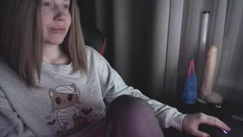 Snapshot of molly_royse chatting on February 2025 07:03:01 PM I have new photos come and see with love Molly online show from February 2025 07:03:01 PM