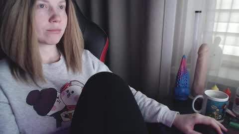 Snapshot of molly_royse chatting on March 2025 06:18:02 AM I have new photos come and see with love Molly online show from March 2025 06:18:02 AM