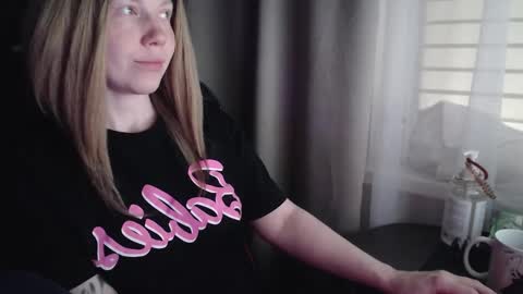 Snapshot of molly_royse chatting on September 2025 11:10:01 AM I have new photos come and see with love Molly online show from September 2025 11:10:01 AM