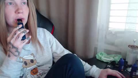 Snapshot of molly_royse chatting on September 2025 10:29:01 AM I have new photos come and see with love Molly online show from September 2025 10:29:01 AM