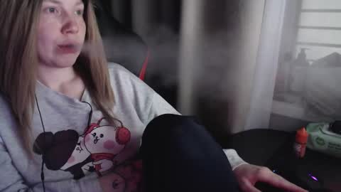 I have new photos come and see with love Molly online show from October 2025 07:05:02 AM