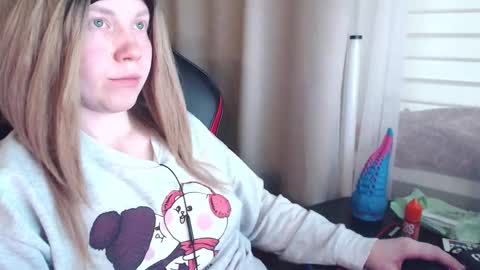 I have new photos come and see with love Molly online show from December 2025 11:14:02 AM
