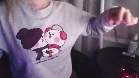 I have new photos come and see with love Molly online show from March 2026 08:11:01 PM