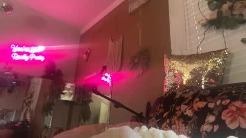 Snapshot of molly_theslut chatting on September 2025 02:16:01 PM molly_theslut online show from September 2025 02:16:01 PM