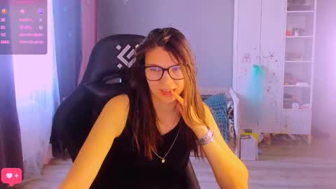  KIRA  online show from March 2026 04:18:01 AM