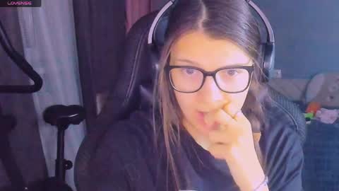  KIRA  online show from March 2026 05:02:01 PM