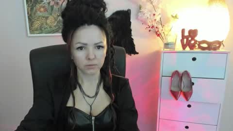 Snapshot of mollymoon40 chatting on February 2026 07:57:02 AM Molly online show from February 2026 07:57:02 AM