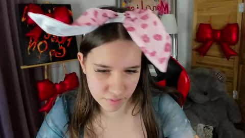 Snapshot of mollysmiawko chatting on February 2026 03:24:01 PM mollysmiawko online show from February 2026 03:24:01 PM