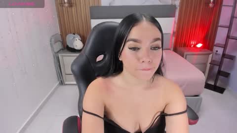 Snapshot of mollyspencer1 chatting on October 2025 07:07:02 PM MOLLY online show from October 2025 07:07:02 PM