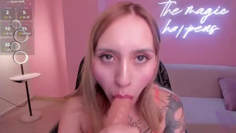 Molly Sunders online show from June 2026 04:28:01 AM