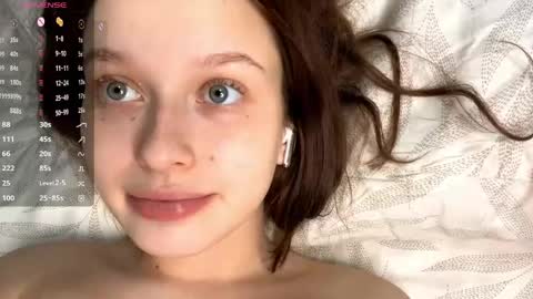 Snapshot of moltenpeach chatting on April 2026 07:58:02 PM Hermina online show from April 2026 07:58:02 PM