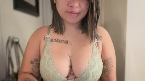 Snapshot of momgoeswild chatting on July 2026 12:42:01 PM Miss G online show from July 2026 12:42:01 PM
