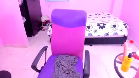 Snapshot of mommy_whore_slut chatting on October 2025 08:51:01 PM call me slut online show from October 2025 08:51:01 PM