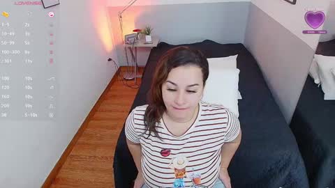 Snapshot of mommyissuess_ chatting on January 2025 07:46:01 PM Daphne online show from January 2025 07:46:01 PM