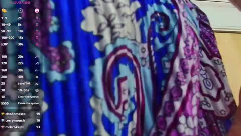 Snapshot of mommyissuess_ chatting on February 2025 12:58:01 AM Daphne online show from February 2025 12:58:01 AM