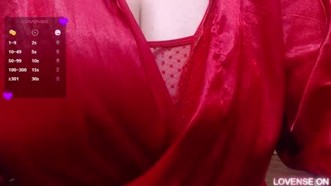 Snapshot of mommyissuess_ chatting on March 2025 11:26:01 PM Daphne online show from March 2025 11:26:01 PM