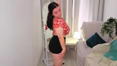 Momo online show from May 2026 09:31:01 PM
