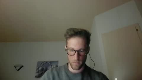 Snapshot of moms_little_monster chatting on December 2024 09:20:02 PM moms_little_monster online show from December 2024 09:20:02 PM