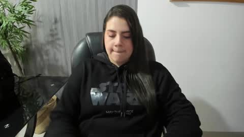 Snapshot of mona28__ chatting on September 2025 11:55:02 AM Mona online show from September 2025 11:55:02 AM