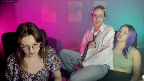 Mona  online show from February 2026 08:27:01 PM