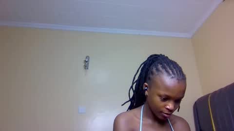 Mona online show from November 2025 01:39:02 AM