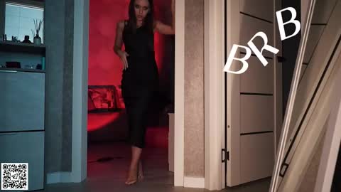 Snapshot of moni_carroll chatting on October 2025 05:44:02 PM Monia Help me get 20000 subscribers online show from October 2025 05:44:02 PM