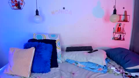 aleja      independent model       online show from November 2025 01:04:02 AM