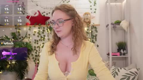 monicaasis online show from September 2025 05:58:01 PM