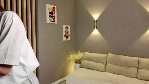 my name is Nika online show from December 2025 04:25:02 PM