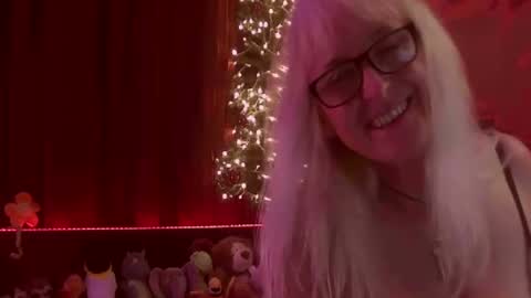 Snapshot of monicutex chatting on January 2025 12:43:01 AM Monika    online show from January 2025 12:43:01 AM