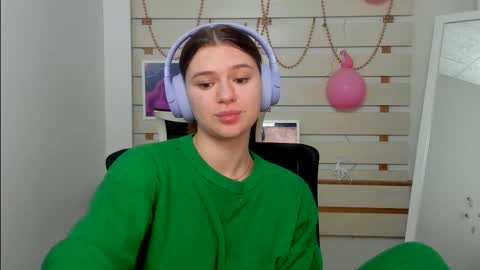 Snapshot of monika_youu chatting on February 2025 01:40:02 PM Monika online show from February 2025 01:40:02 PM