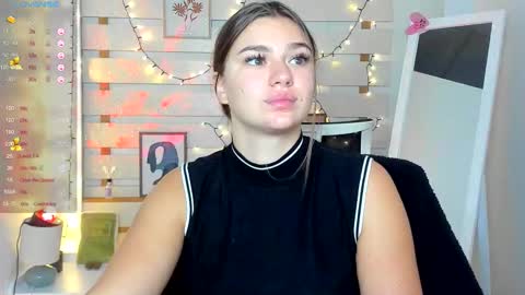 Snapshot of monika_youu chatting on October 2025 01:44:01 PM Monika online show from October 2025 01:44:01 PM