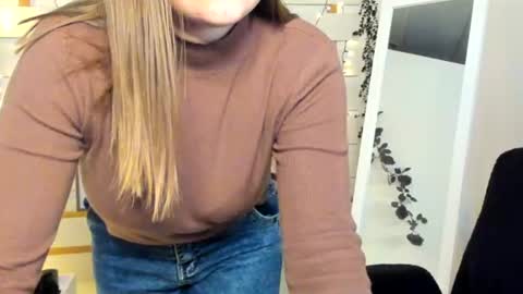 Snapshot of monika_youu chatting on November 2025 02:28:02 PM Monika online show from November 2025 02:28:02 PM