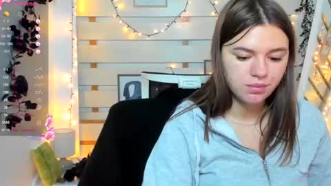 Snapshot of monika_youu chatting on November 2025 01:47:02 PM Monika online show from November 2025 01:47:02 PM