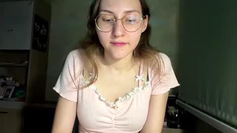 Mia online show from July 2026 07:46:01 PM