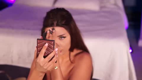 Snapshot of monique_celeste chatting on June 2026 05:24:01 AM Moni online show from June 2026 05:24:01 AM