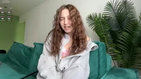 Snapshot of monnymoonn chatting on May 2026 09:17:02 AM Mary online show from May 2026 09:17:02 AM