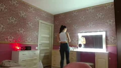 Snapshot of monparis_dream chatting on November 2025 12:15:02 PM monparis_dream online show from November 2025 12:15:02 PM