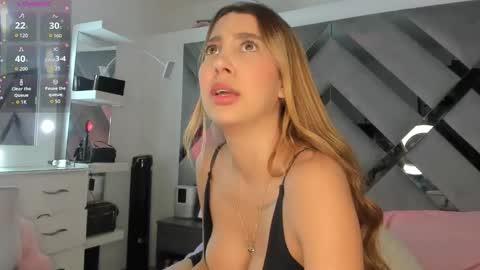 Snapshot of monroe_glez05 chatting on February 2026 10:09:01 PM Marilyn online show from February 2026 10:09:01 PM