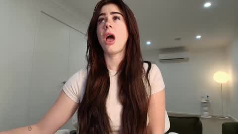 Mons life online show from October 2025 10:12:01 PM