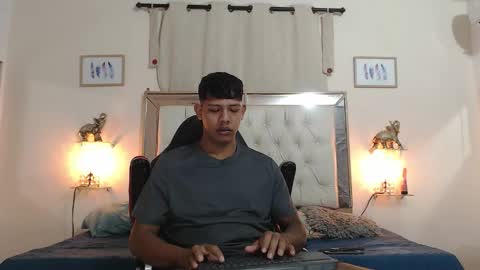 Snapshot of monsoon_the_best chatting on September 2025 02:44:01 AM monsoon_the_best online show from September 2025 02:44:01 AM