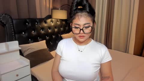 Snapshot of monstrouscockdivaontop chatting on January 2025 02:19:02 AM Ruthie online show from January 2025 02:19:02 AM