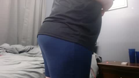 Snapshot of montana6897 chatting on April 2026 01:49:01 AM Kingalby817 online show from April 2026 01:49:01 AM