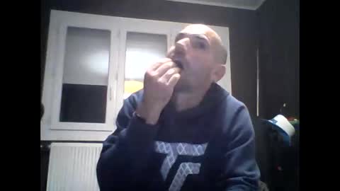 Snapshot of montmasse chatting on April 2026 07:44:02 PM montmasse online show from April 2026 07:44:02 PM