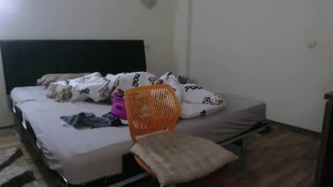 Monse online show from October 2025 06:36:01 PM