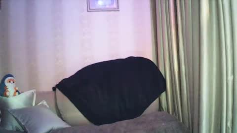 moodiemira online show from April 2026 08:20:02 PM