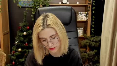 Katrin online show from January 2025 08:09:01 PM