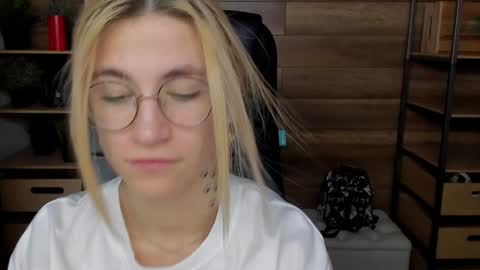 Katrin online show from February 2025 03:41:01 AM