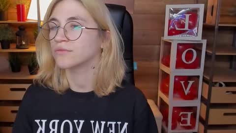 Katrin online show from March 2025 08:59:01 PM